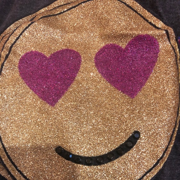 Adorable size S cross body purse t-shirt - Picture 4 of 4